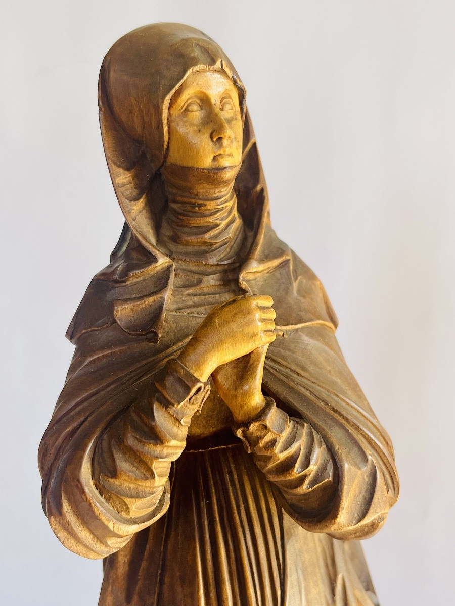 Madonna In Prayer - Carved Wood -photo-2